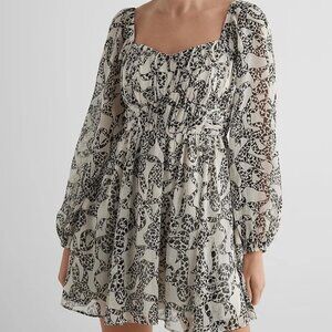 NWT Express Women's Long Sleeve Mini Dress Bow Pattern Size Medium NEW
